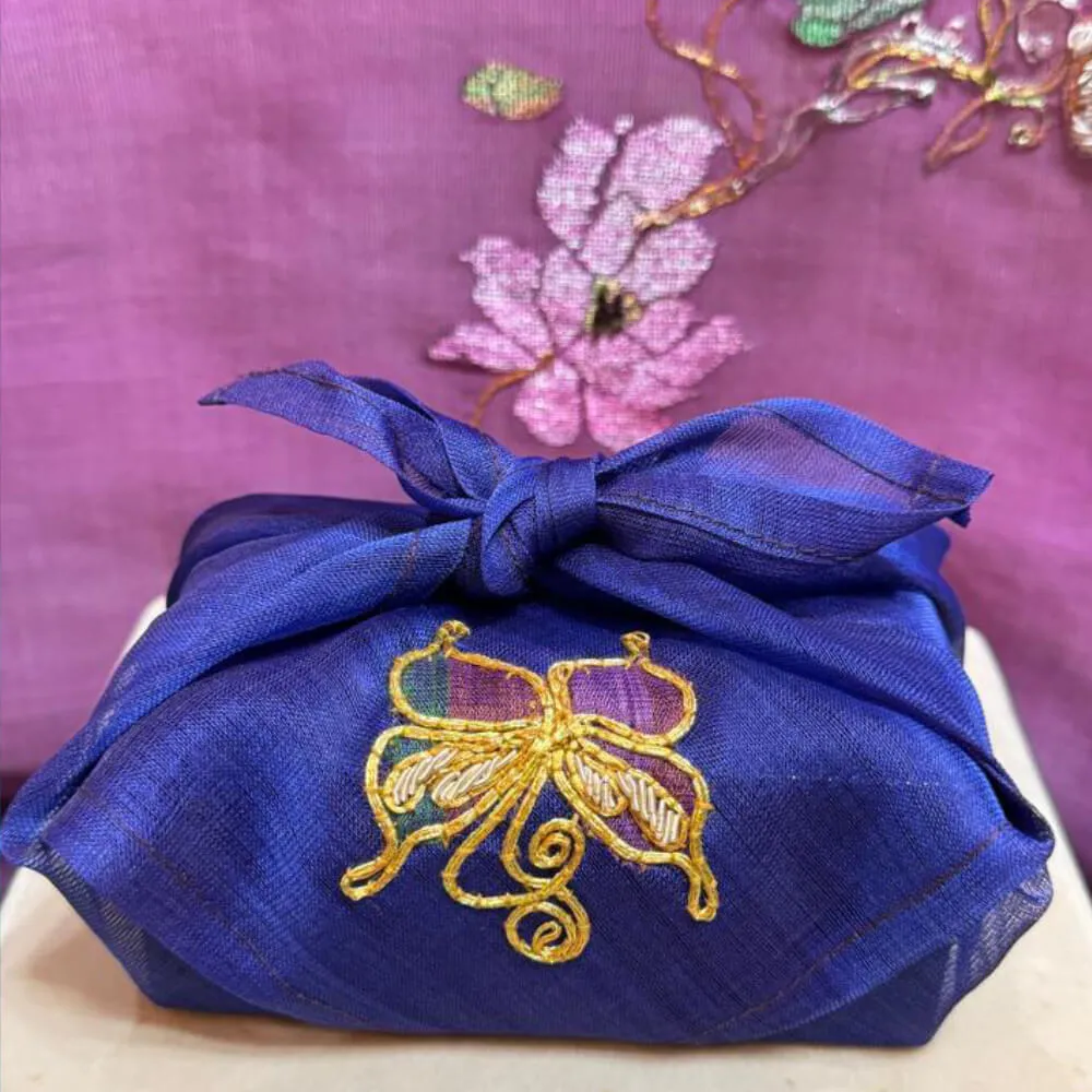 Chitphavan's textiles on model