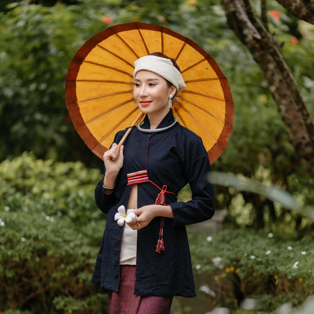 Chitphavan's textiles on model