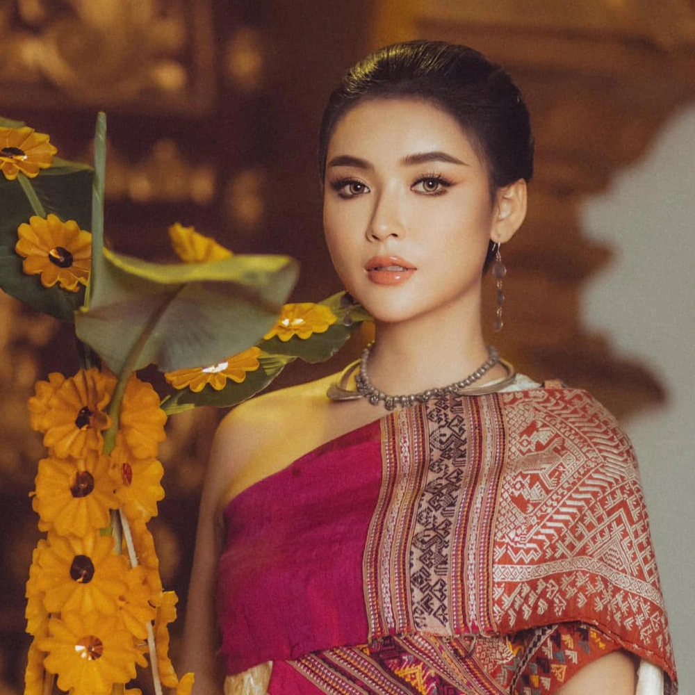 Chitphavan's textiles on model