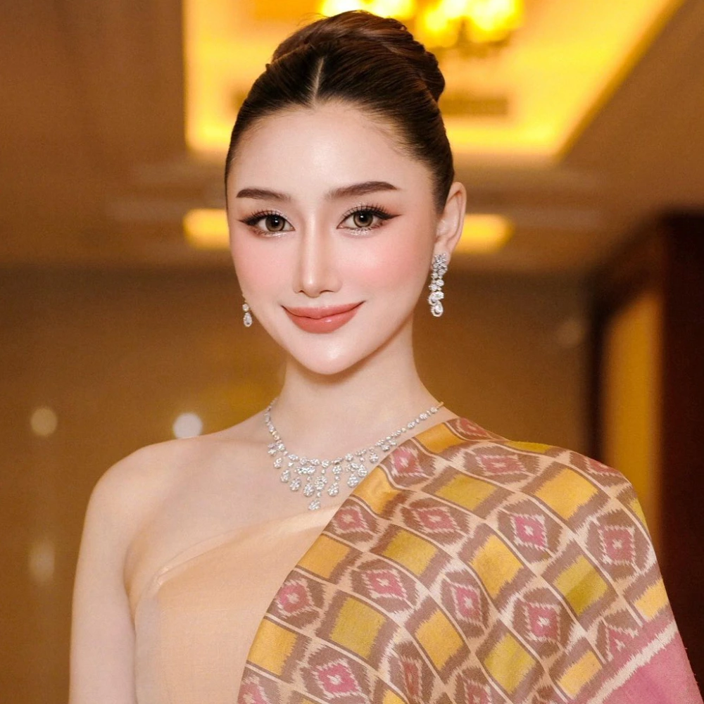 Chitphavan's textiles on model